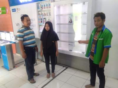 Rampok Gasak Counter HP di Rajeg