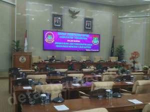 Penempatan Uswatun Hasanah di Pansus Raperda DiKritik