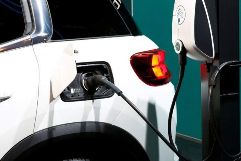 Ilustrasi mobil listrik.