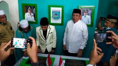 Prof KH Roma Irama dan Wali Kota Tangsel Resmikan Kantor Sekretariat Majelis MPC Fahmi Tamami