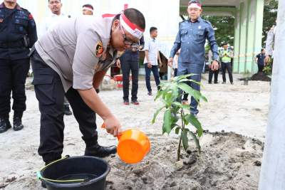 Peduli Lingkungan, Polres Tanjung Balai Tanam 1500 Pohon
