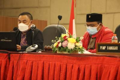 Wabup Tangerang Hadiri Rapat Raperda dengan DPRD di Palm Hotel