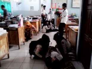 Puluhan Siswa SMA Mengalami Kerasukan