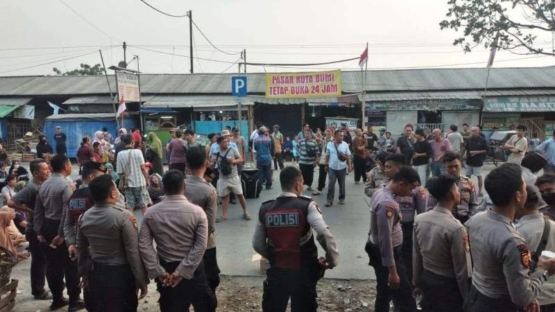 Ratusan aparat Gabungan Amankan Penertiban Pasar Kutabumi
