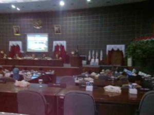 Rano Wakili Atut Sampaikan LKPJ 2013