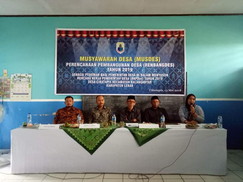 Warga Apresiasi Rencana Pembangunan Desa Cikatapis