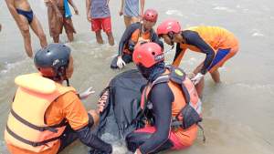 Basarnas evakuasi lansia di Madina hilang di sungai Batang Toru.(istimewa).