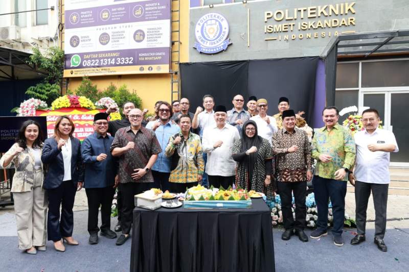 Bupati dan Wakil Bupati Hadiri Launching Kampus Politeknik Ismet Iskandar