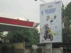 Dua Kali Di Segel, Reklame Tak Berijin Di Pondok Aren Terancam Di Tebang