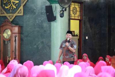 Warga Diminta Kibarkan Bendera Merah Putih Sebulan Penuh