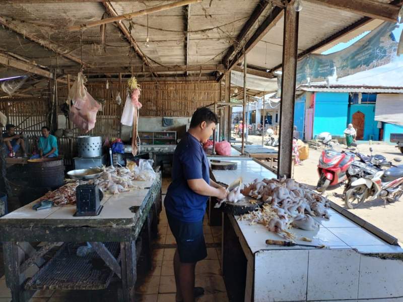 Duit 2.5 Miliar Dibawa Kabur, Ratusan Pedagang Pasar Sentiong Menjerit