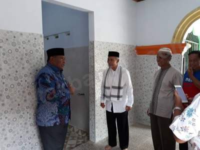 M Ali Taher saat menggelar reses di Mesjid Baiturrahman