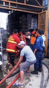 Toko Manekin di Tangerang Terbakar