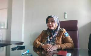 Lurah Rengas, Yanah Rosiana