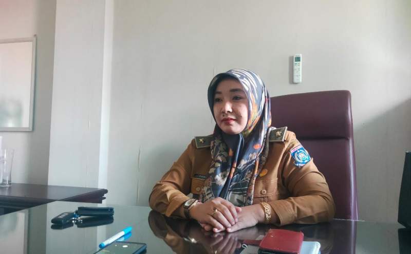 Lurah Rengas, Yanah Rosiana