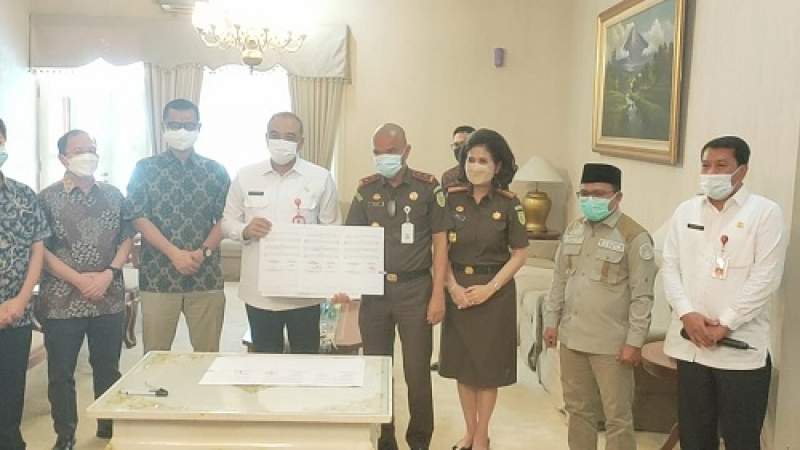 Zaki dan Reda Mathovani Tandatangani Hibah Lahan Perguruan Tinggi