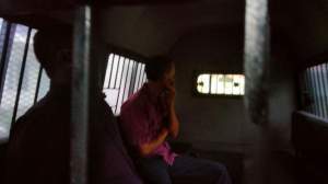 Dibawa ke Mobil Tahanan, Eks Kades Tertunduk Lemas