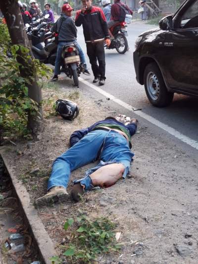 Pegawai Kecamatan Pasar Kemis Tewas Diseruduk Truk saat Touring