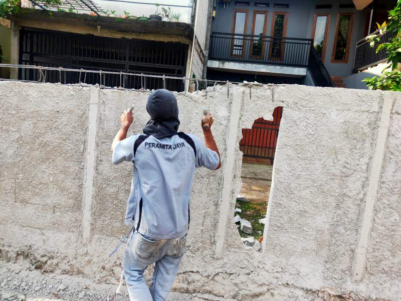 Akhirnya, Tembok yang Tutup Akses Warga di Ciputat Dibuka