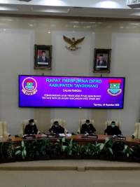 Fraksi DPRD Sampaikan Pandangan Nota Keuangan RAPBD Tahun 2021