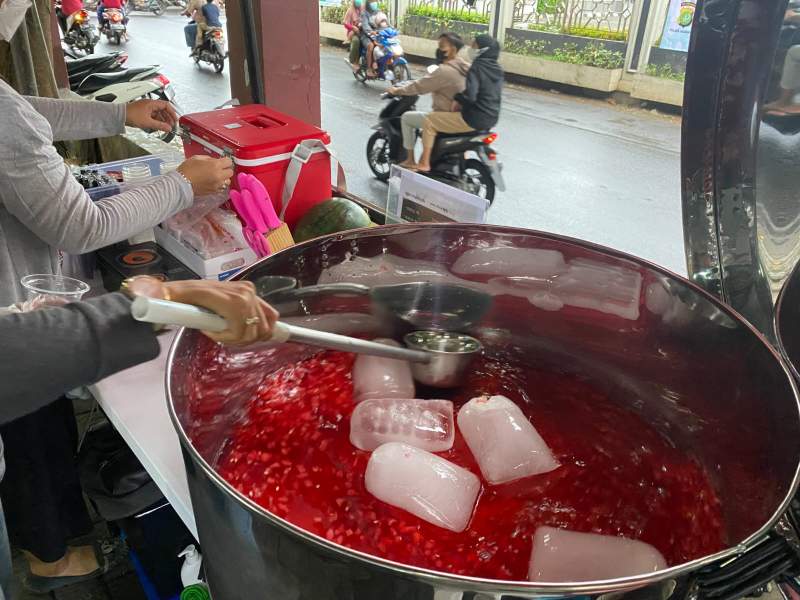 Es Semangka India Cabang Depan Masjid Al-Wiqoyah.