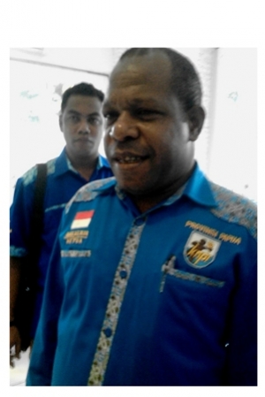 Max. M. E. Olua, Ketua DPD KNPI Papua