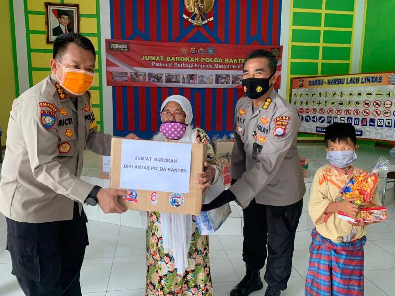 Polda Banten Salurkan Bantuan Sembako Kepada Anak-anak Yatim Piatu