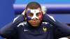 Kylian Mbappe Tampil dengan Topeng Bendera Prancis Usai Patah Hidung