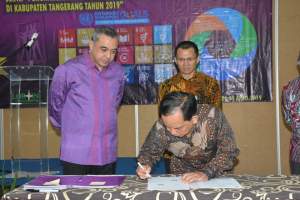 Pemkab Tangerang Berikan Penghargaan CSR