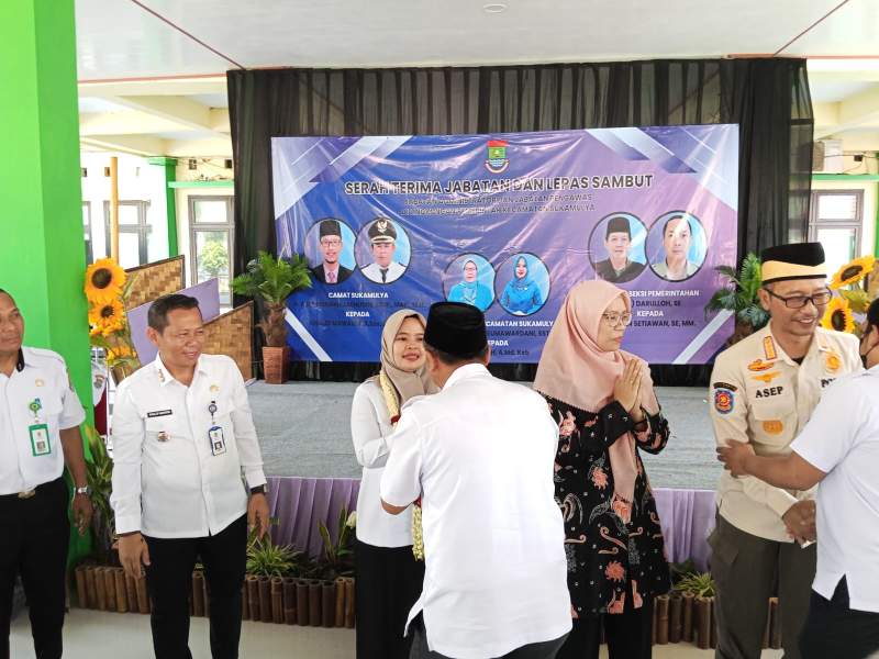 Usai Sertijab , Bupati Minta Para Camat Langsung Tancap Gas