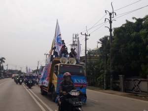 Tuntut Upah, Buruh Tangerang Demo Gubernur Banten