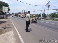 Warga Keluhkan Jalan Berlubang dan Bergelombang