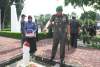 Peringati HUT Korem, Dandim 0510/Tigaraksa Tabur Bunga di TMP Seribu