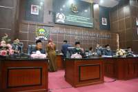  Wali Kota Serang Syafrudin saat menyampaikan Rapat LKPJ di gedung DPRD Kota Serang