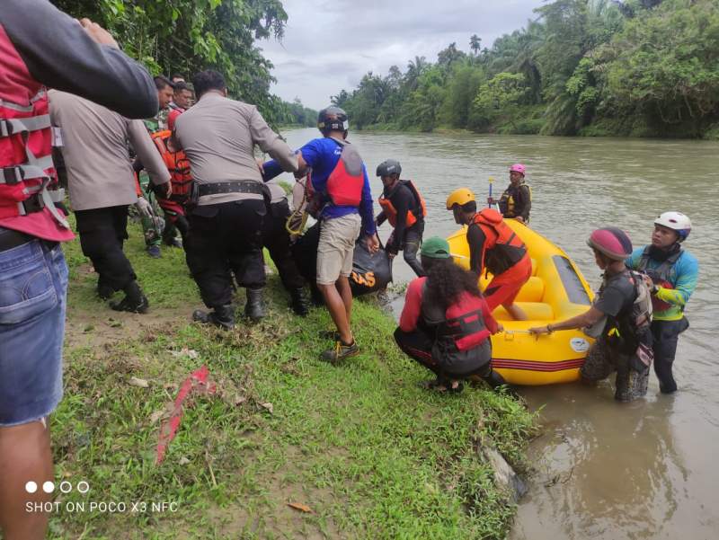 Tim SAR gabungan temukan jasad mahasiswa UMSU di aliran sungai Bah Bolon.