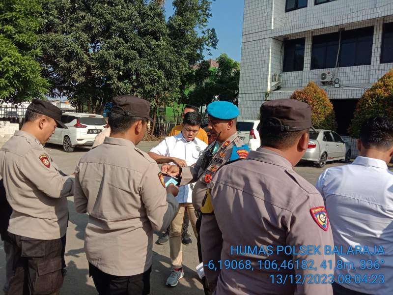 Jelang Nataru, Kerapihan Personil Polsek Balaraja Diperiksa