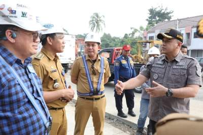 Zaki Tinjau Proyek Fly Over di Ruas Jalan Raya Cisauk