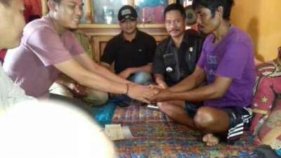 Nelayan korban tertabrak kapal tongkang menerima santunan