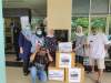 Komunitas Mobil Salurkan Peralatan Medis