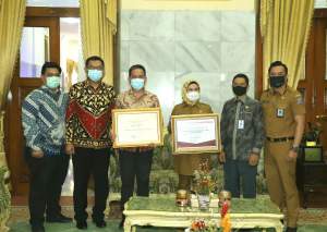 Pasca Pilkada, Bupati Serang Dapat Penghargaan