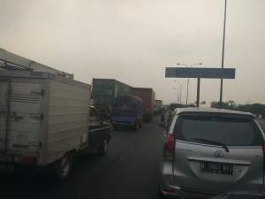 Kemacetan di ruas tol Tangerang-Merak.
