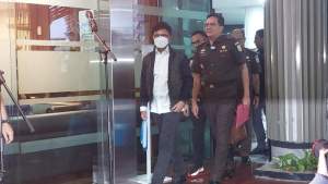 Menkominfo Johnny G. Plate, usai pemeriksaan terkait Bakti Kominfo di Gedung Kejagung, Jakarta, Selasa (14/2/2023).