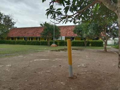 Patok batas lahan yang terpasang di lahan SDN Cilayangguha (faiz/DB)