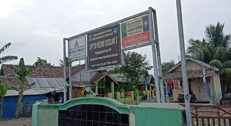 Siswa SDN Cigelam 2 Belajar Duduk di Lantai, Begini Penjelasan Kadis Dindikbud Kabupaten Serang