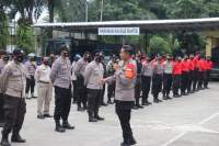 Kapolresta Tangerang Latih Peningkatan Kemampuan Dalmas Sambil Berjemur