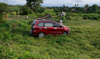 Tabrak Adu Kebo, Dua Avanza Terpental ke Jurang di Sodong Tigaraksa