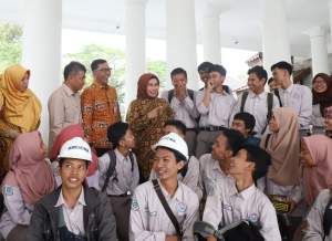 Konsen Pendidikan, Pemkab Serang Berikan Beasiswa UI hingga Biaya Hidup