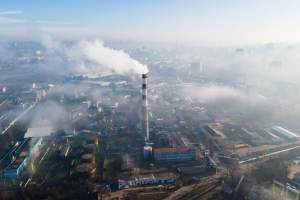 Ilustrasi polusi udara di industri.