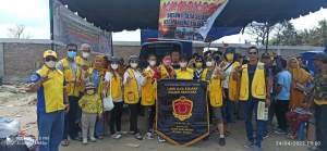 Lions Club serahkan Bansos kepada Korban kebakaran di Sei Apung Jaya