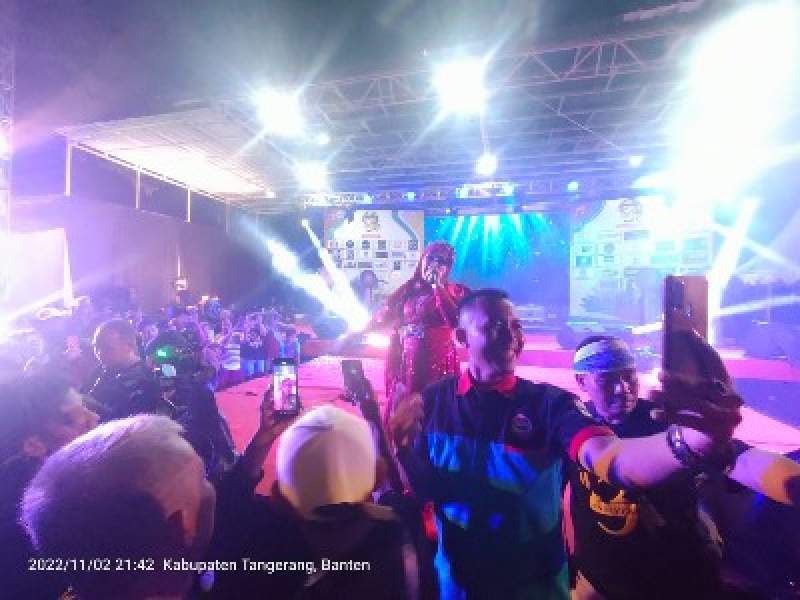 Mega Mustika Bergoyang di Acara HUT Ke 3 Semesta di Istana Manceri Balaraja